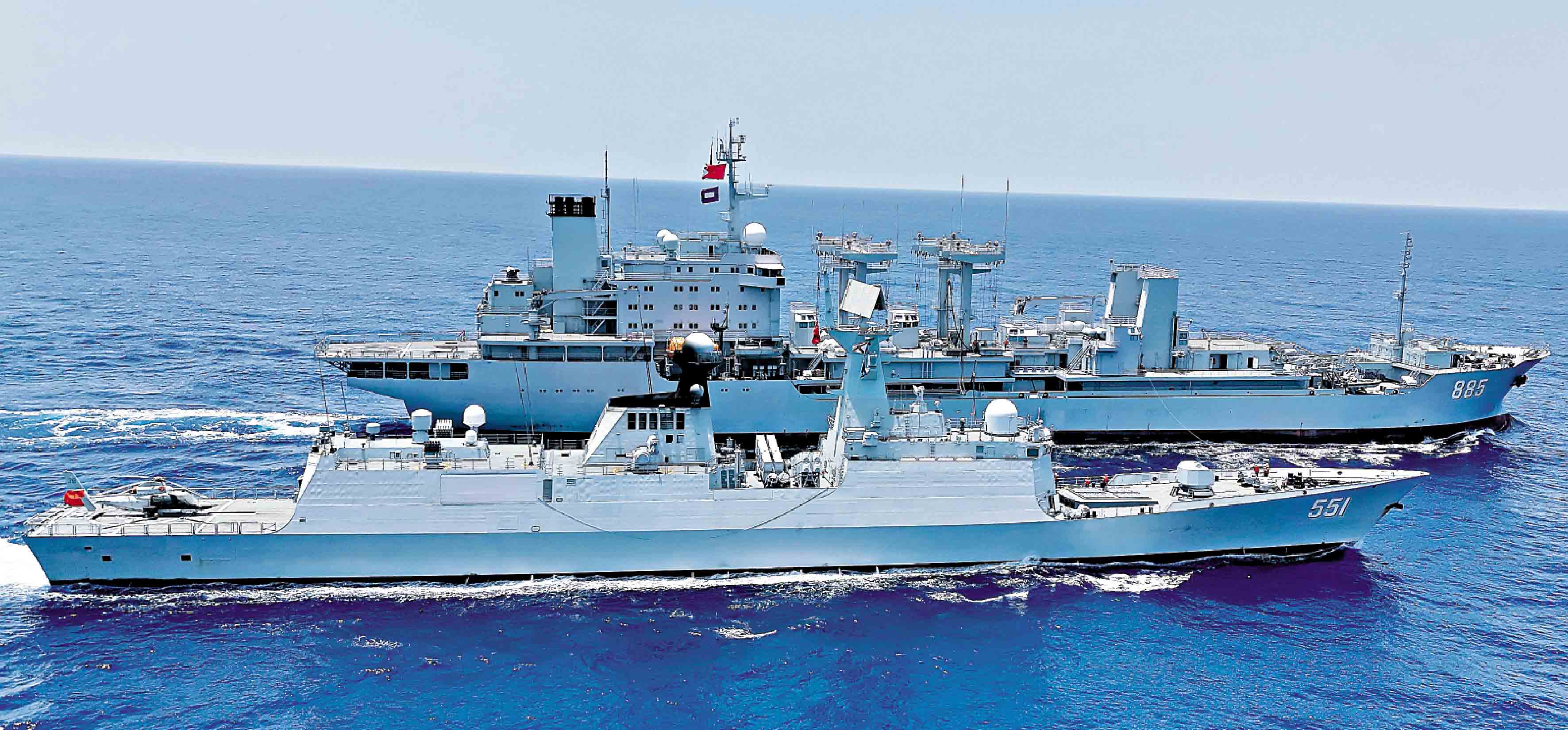 解放军舰机巡航南海 捍卫国家领土主权
