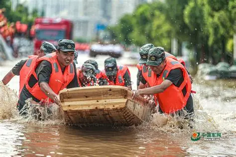 周口籍救援專家張軒莊回鄉抗洪記