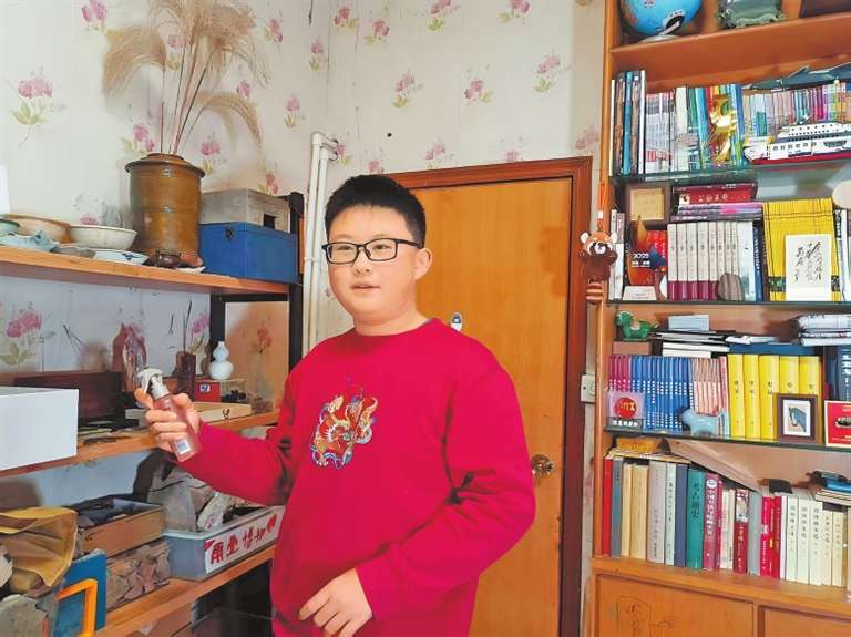 鄭州實驗外國語學校學生謝昭雨橦 讀史少年守“雨堂”