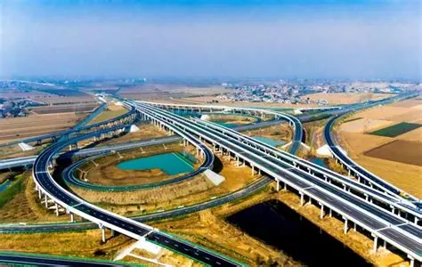 中交一公局河南滎密高速三標項目大崔溝互通關鍵線路打通