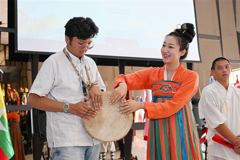 古笛传知音 功夫引客来（一脉河洛水 万里南洋情）