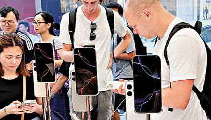 焦点新闻/盗用信用卡买iPhone案 累计1209宗 涉款2500万 警方:暂不涉网络攻击