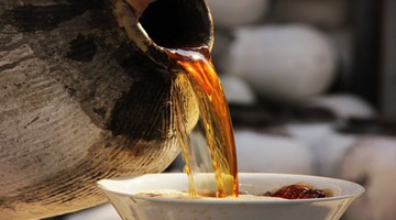 白酒走弱黃酒狂飆！會稽山翻倍創新高，黃酒是價值重估還是情緒炒作？