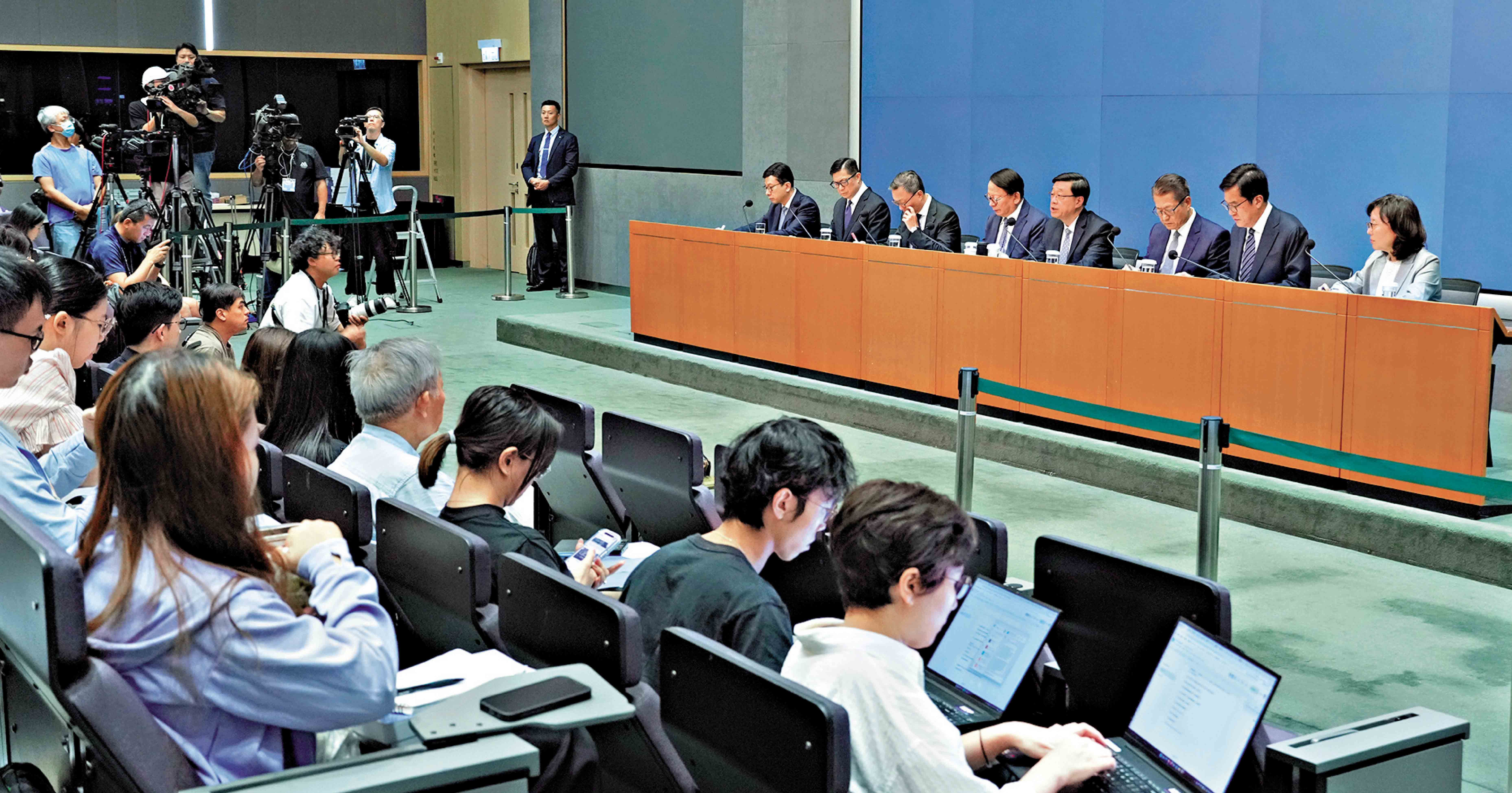 宏福苑报告公开 政府推七大重点改革